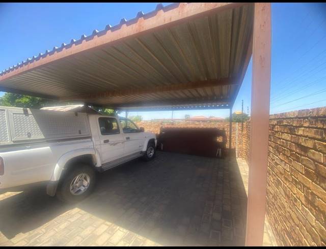 4 BEDROOM HOUSE FOR SALE IN AERORAND